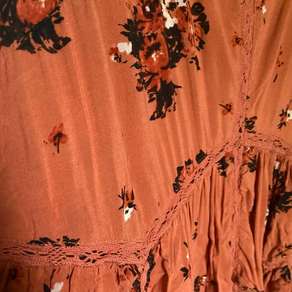 *SOLD* Torrid Floral Tank - Picture 2 of 4